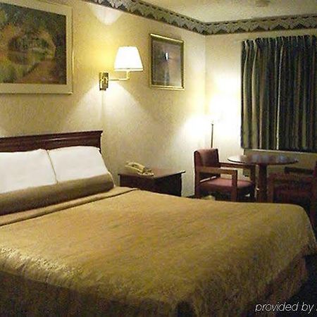 Red Carpet Inn Williamstown Quarto foto